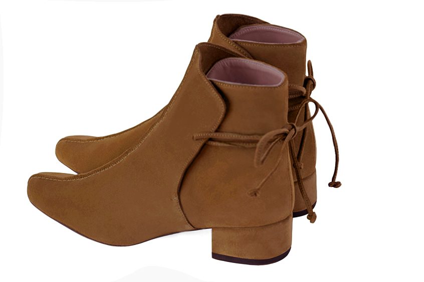 Caramel brown women's ankle boots with laces at the back. Round toe. Low block heels. Rear view - Florence KOOIJMAN